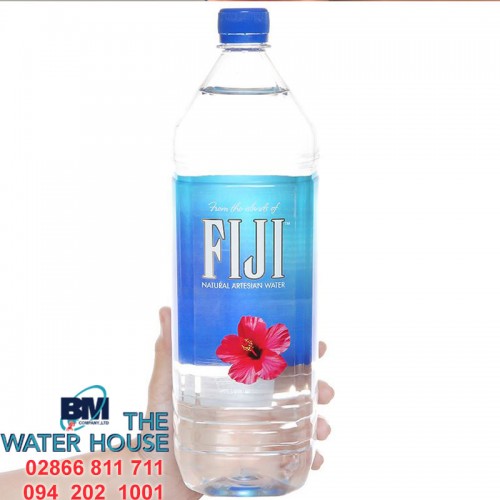 Thùng nước Fiji chai 1,5L (Thùng 12 chai)